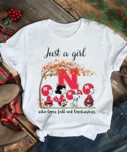 Just A Girl Who Loves Fall and Nebraska Cornhuskers Peanuts Cartoon Halloween T shirt