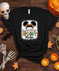 Womens spooky mom Halloween messy bun black girl funny mom life T Shirt