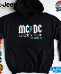 Amy Andrews Fox 2 Wearing Mcdc Black N Blue Us Tour 24 Shirt 1