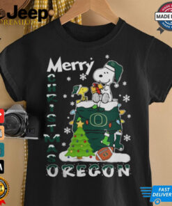 Oregon Ducks Snoopy And Woodstock Merry Christmas Shirt