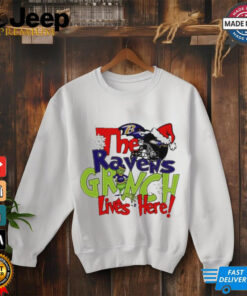 The Ravens Grinch lives here Christmas Gift for Ravens Lovers xmas  T Shirt
