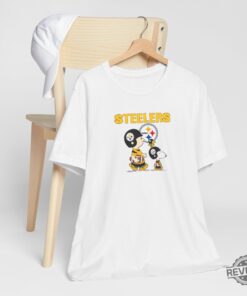 Snoopy Steelers Football Unisex Jersey Short Sleeve Tee Shirt Nfl Football Steelers Snoopy Peanuts Hoodie Sweatshirt T Shirt New